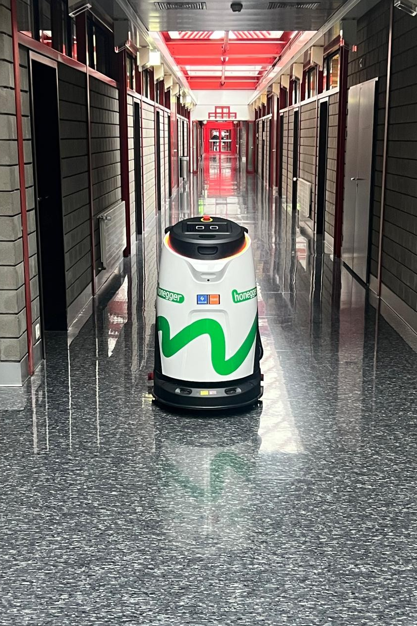 EcoBot der Honegger AG am Flughafen Genf