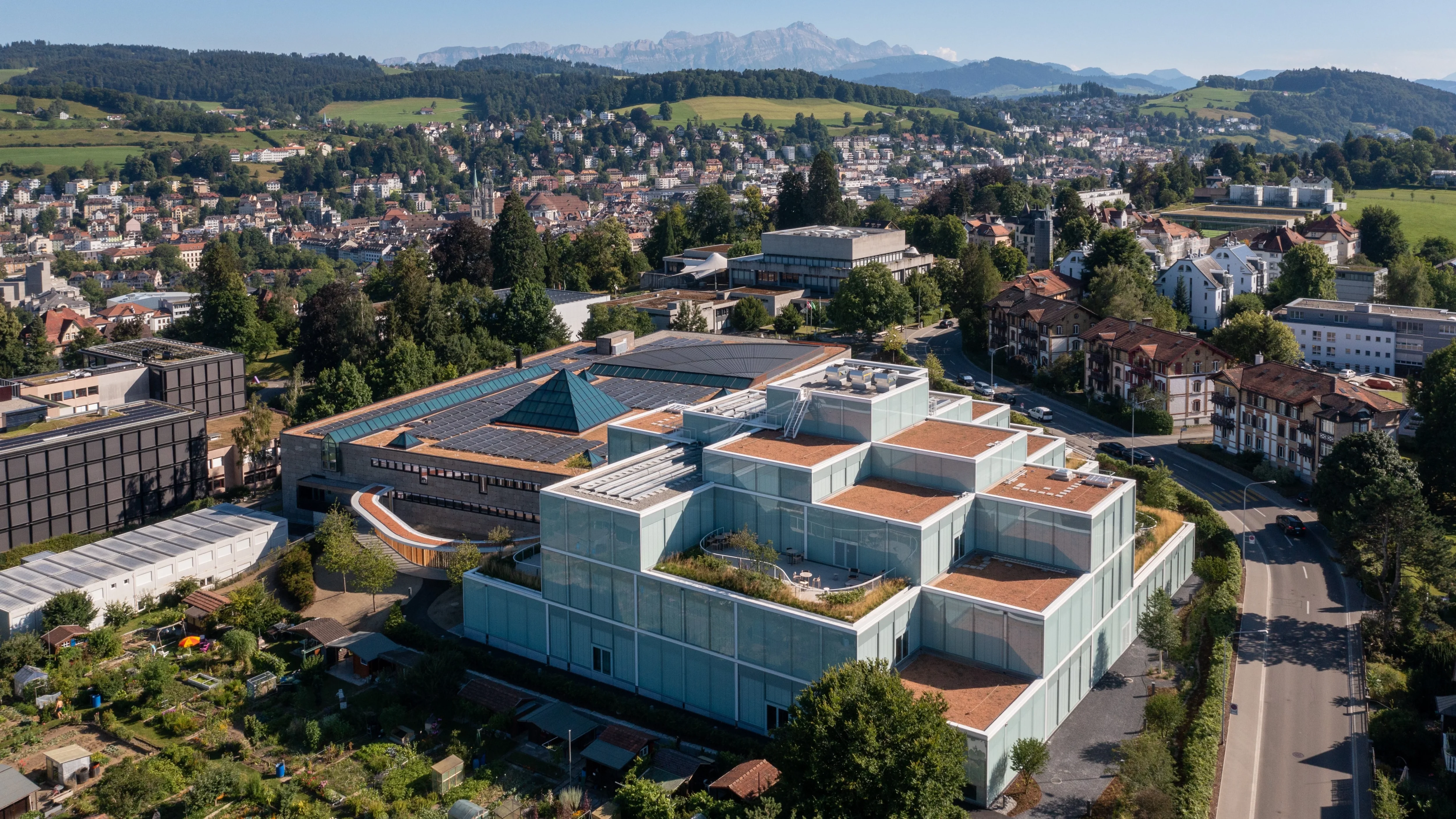 Hauptgebäude der Universität St. Gallen, Aussenaufnahme