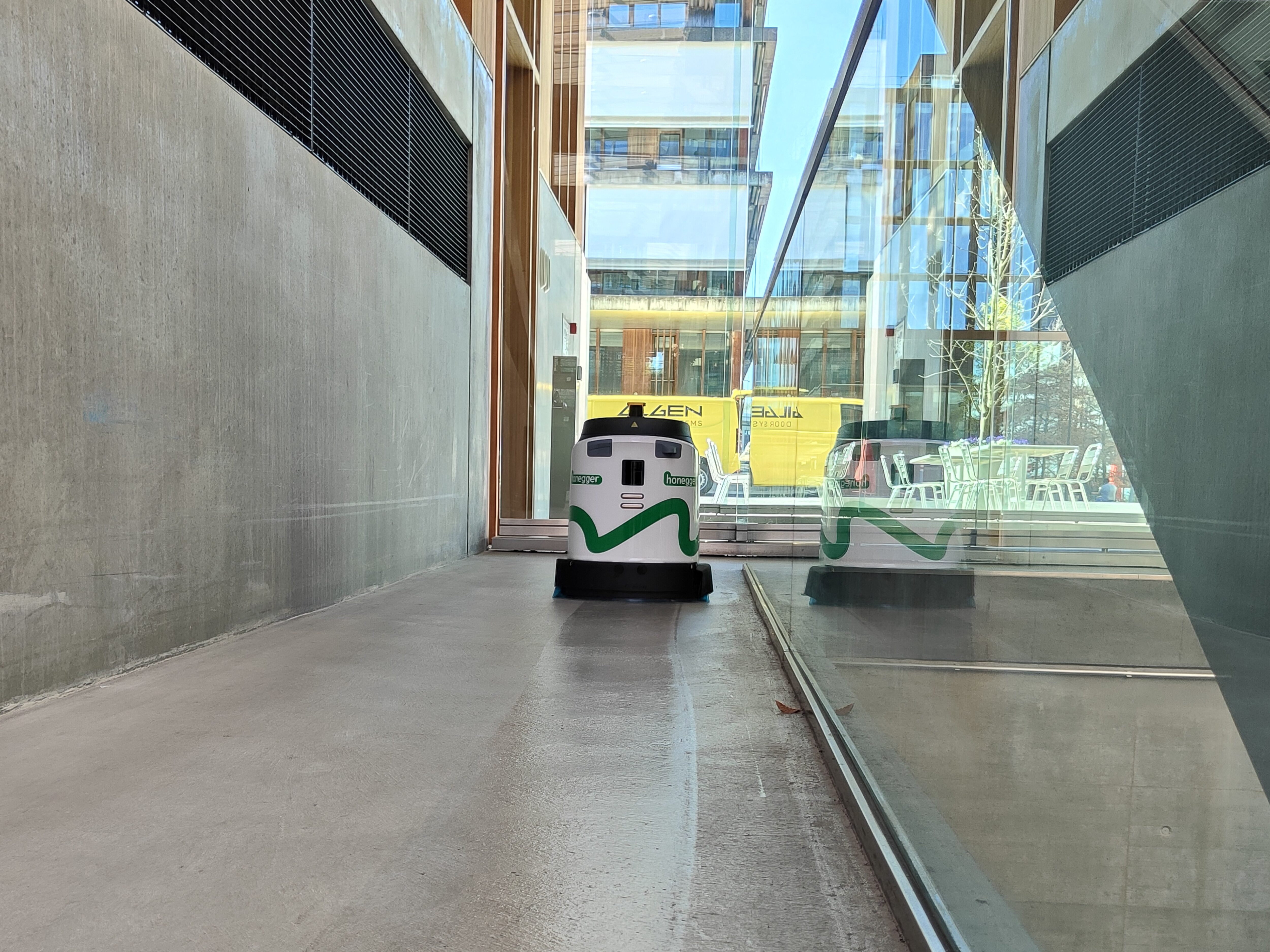 Le robot nettoyeur Phantas en action